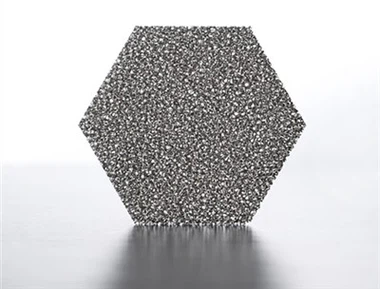 Porozni metal
